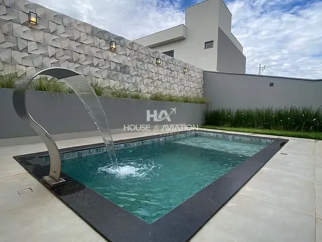 Casa com 268m² 3 quartos e 4 banheiros, à venda, no bairro Jardins Capri em Senador Canedo