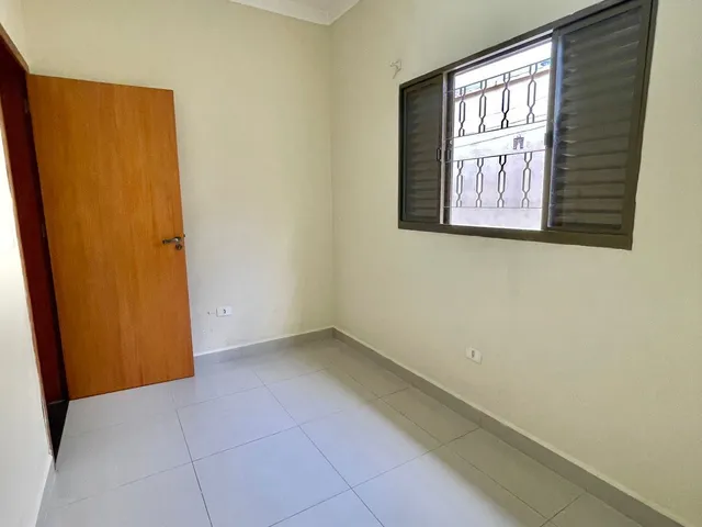 Casa 3 quartos e 2 banheiros, à venda, no bairro Vila Mollon IV em Santa Bárbara D'Oeste