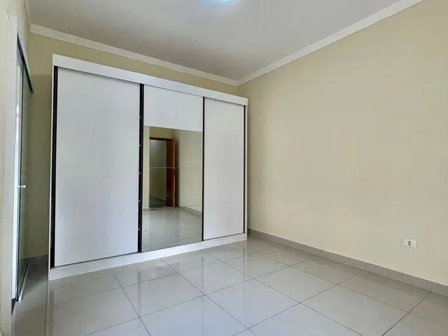 Casa 3 quartos e 2 banheiros, à venda, no bairro Vila Mollon IV em Santa Bárbara D'Oeste