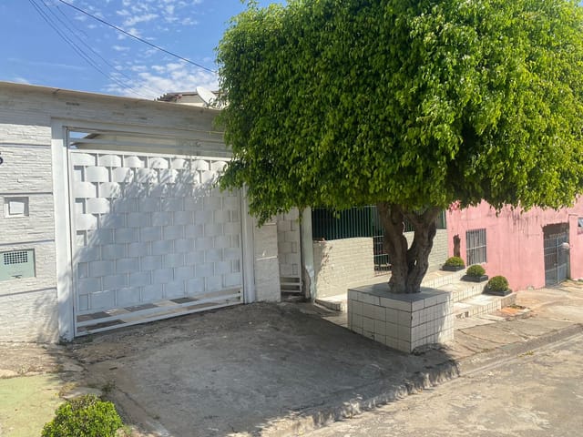 Casa com 260m² 2 quartos e 1 banheiro, à venda, no bairro Jardim Florence em Campinas