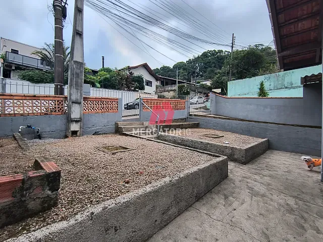 Casa 2 quartos e 1 banheiro, para alugar, no bairro Água Verde em Blumenau