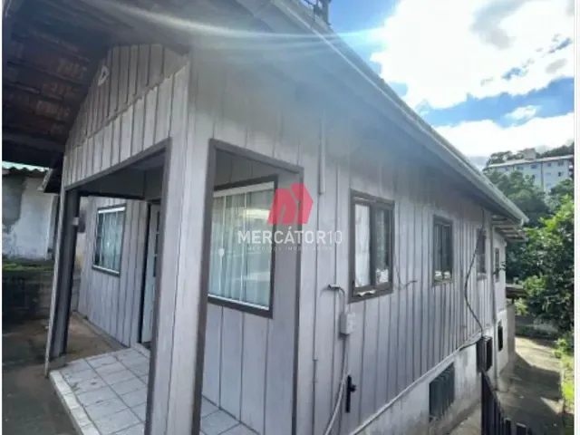 Casa 2 quartos e 1 banheiro, para alugar, no bairro Água Verde em Blumenau