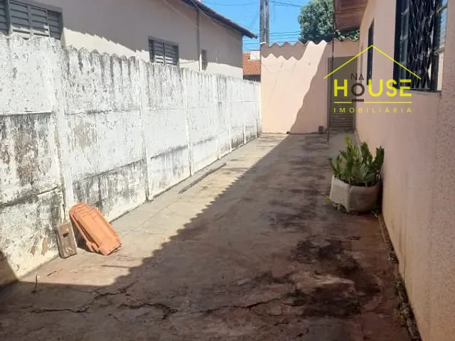 Casa com 203m², à venda, no bairro São João em Votuporanga