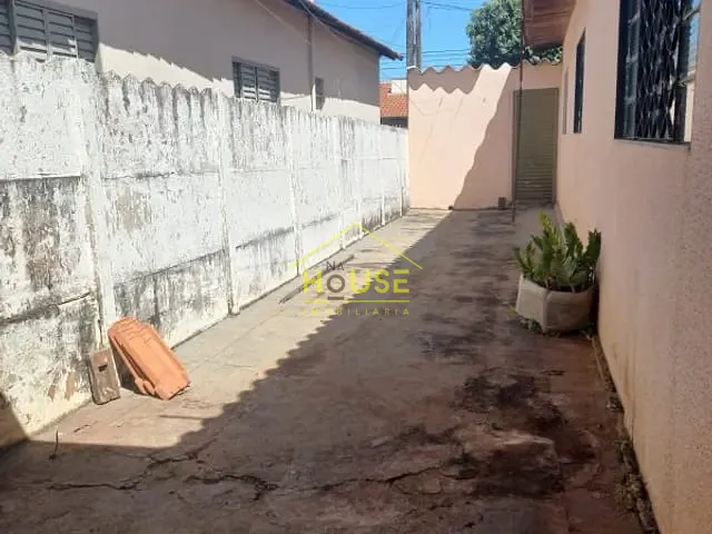 Casa com 203m², à venda, no bairro São João em Votuporanga