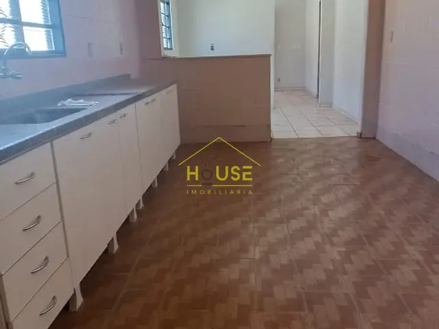 Casa com 203m², à venda, no bairro São João em Votuporanga