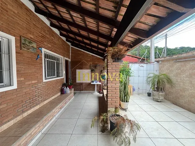 Casa com 125m² 3 quartos e 3 banheiros, à venda, no bairro Caputera em Caraguatatuba