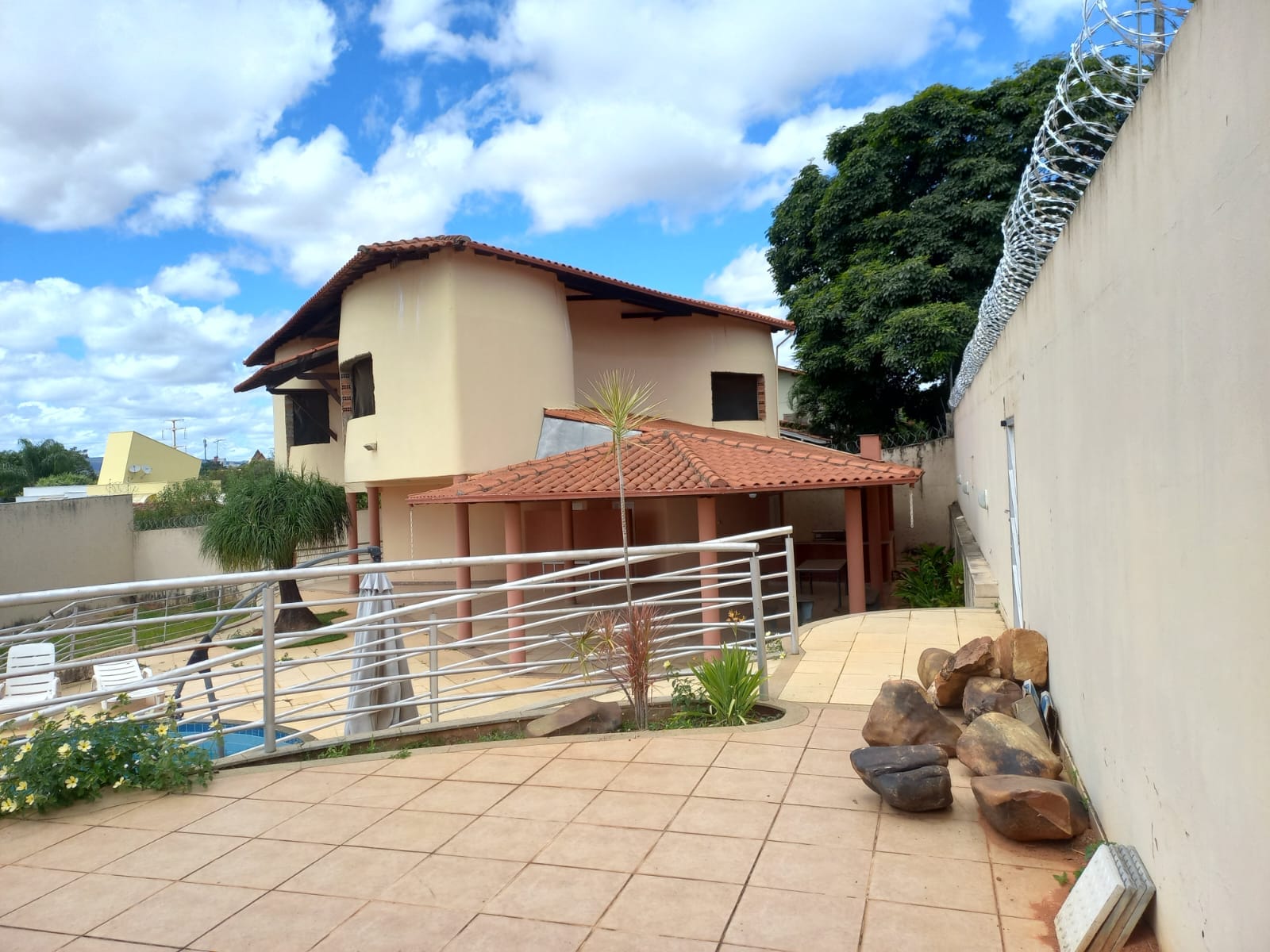 Casas à venda em Montes Claros - MG - Buskaza