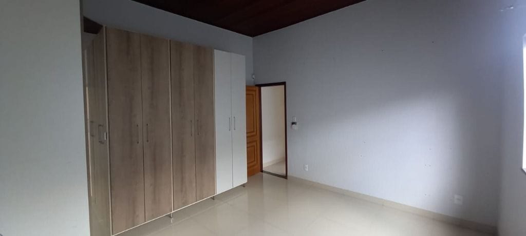 Casa à venda com 3 quartos, 200m² - Foto 10