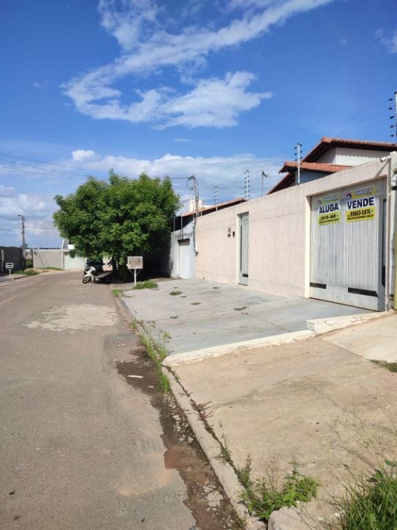 Casa à venda com 3 quartos, 200m² - Foto 2