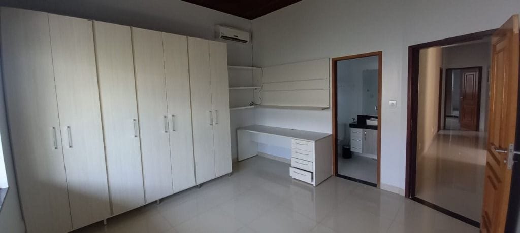 Casa à venda com 3 quartos, 200m² - Foto 9