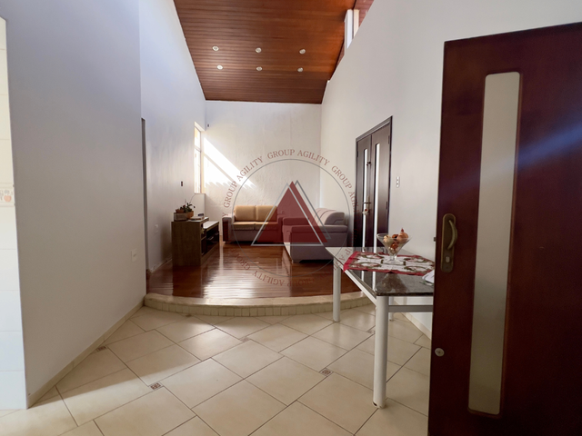 Casa com 200m² 3 quartos e 2 banheiros, à venda, no bairro Vila Real em Franca