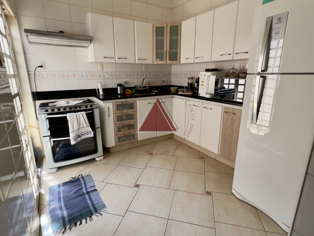 Casa com 200m² 3 quartos e 2 banheiros, à venda, no bairro Vila Real em Franca