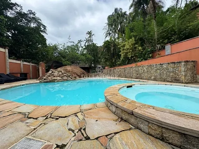Casa com 2345m² 4 quartos e 8 banheiros, para alugar, no bairro Serra em Teresópolis