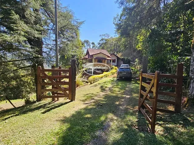 Casa com 5400m² 1 quarto e 1 banheiro, à venda, no bairro Vale do Pavão (Maringá) em Itatiaia