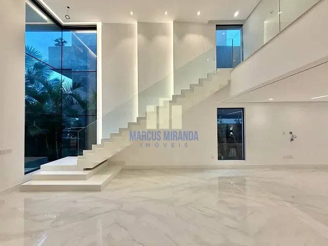 Casa com 820m² 4 quartos e 7 banheiros, à venda, no bairro Barra da Tijuca em Rio de Janeiro