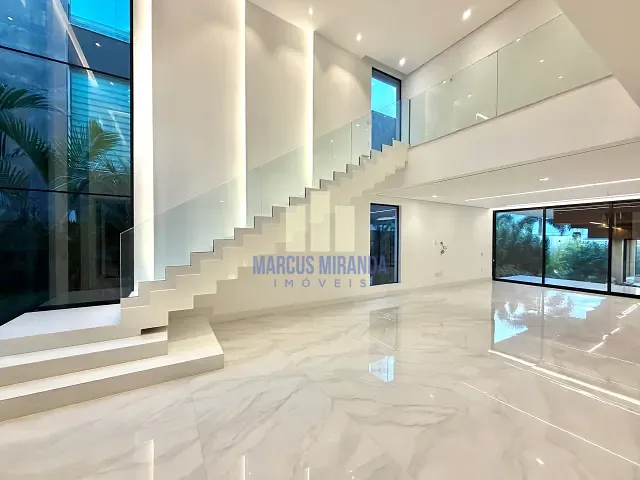 Casa com 820m² 4 quartos e 7 banheiros, à venda, no bairro Barra da Tijuca em Rio de Janeiro