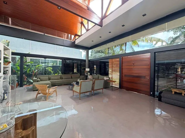 Casa com 677m² 3 quartos e 5 banheiros, à venda, no bairro Loteamento Alphaville em Londrina