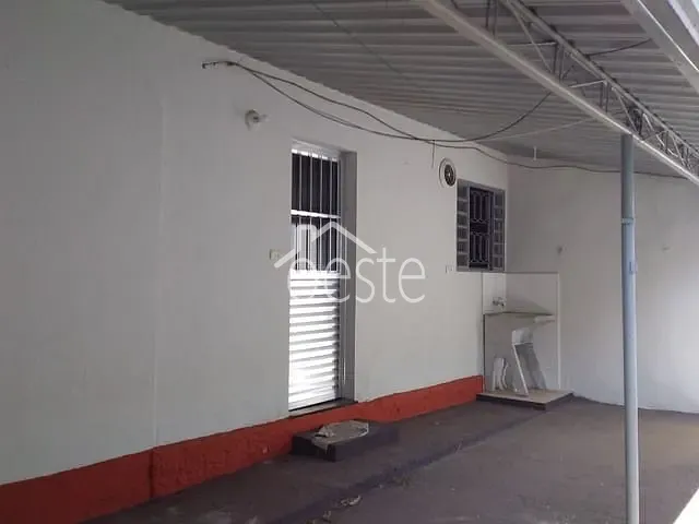 Casa com 55m² 1 quarto e 1 banheiro, para alugar, no bairro Vila Pires em Santa Bárbara D'Oeste