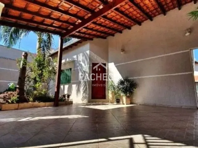Casa com 275m² 3 quartos e 2 banheiros, à venda, no bairro Jardim Flamboyant em Santa Bárbara D'Oeste