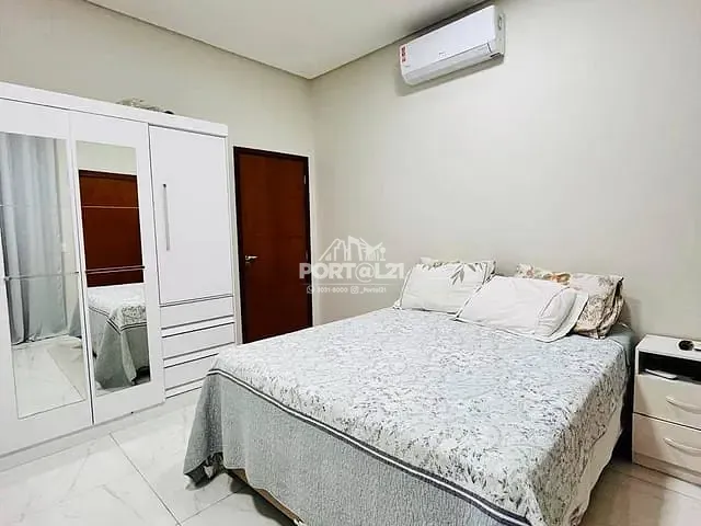 Casa 3 quartos e 3 banheiros, à venda, no bairro Centro em Petrolina
