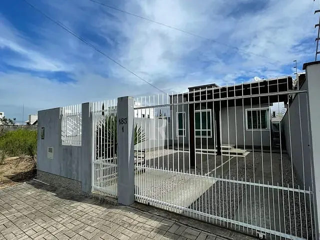 Casa 2 quartos e 1 banheiro, à venda, no bairro Areias Mata Atlântica em Tijucas