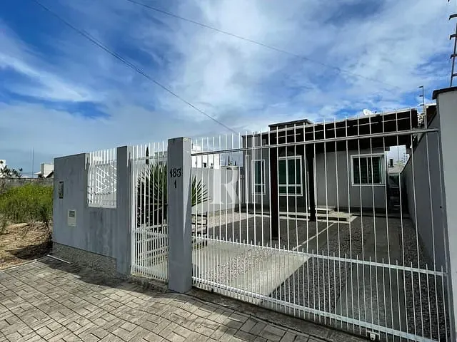 Casa 2 quartos e 1 banheiro, à venda, no bairro Areias Mata Atlântica em Tijucas