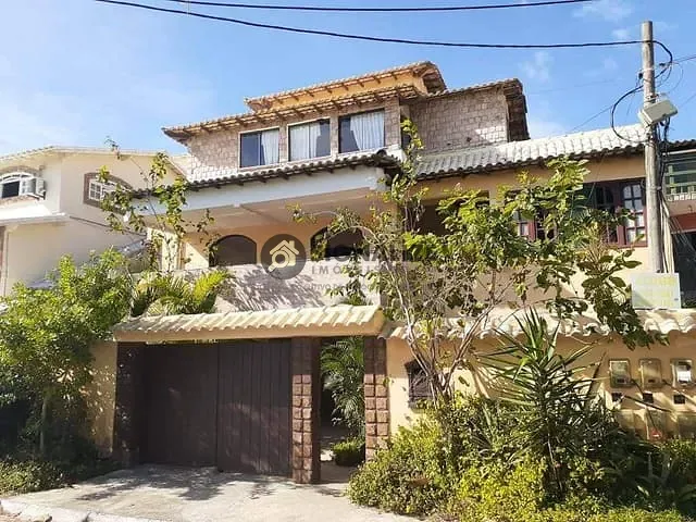 Casa com 392m² 13 quartos e 10 banheiros, à venda, no bairro Vila do Sol em Cabo Frio