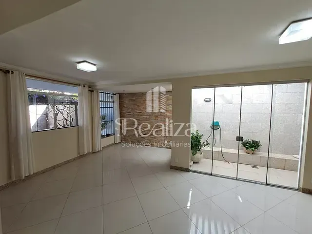 Casa 5 quartos e 6 banheiros, à venda, no bairro São Francisco em Ilhéus