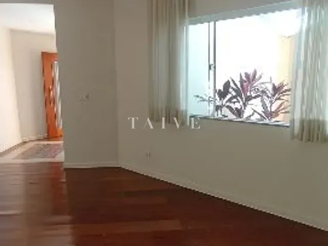Casa com 600m² 4 quartos e 4 banheiros, à venda, no bairro Tucano em Londrina
