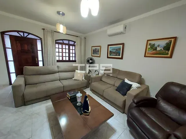 Casa 3 quartos e 2 banheiros, à venda, no bairro Santa Rita em Guaratinguetá