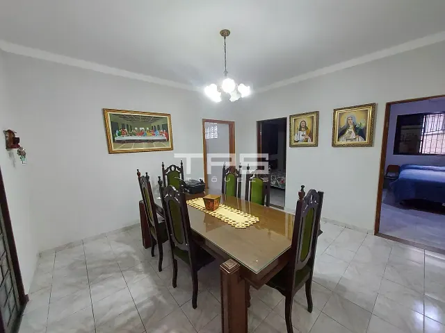 Casa 3 quartos e 2 banheiros, à venda, no bairro Santa Rita em Guaratinguetá