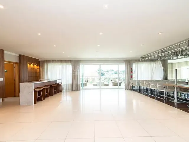 Casa com 360m² 4 quartos e 4 banheiros, à venda, no bairro Santa Felicidade em Curitiba