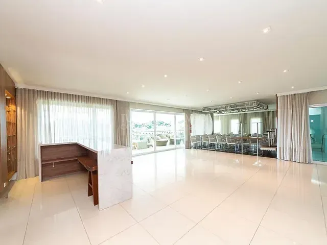 Casa com 360m² 4 quartos e 4 banheiros, à venda, no bairro Santa Felicidade em Curitiba
