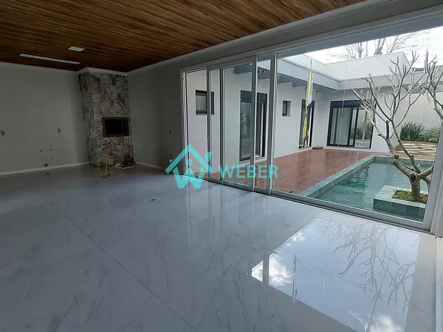 Casa 3 quartos e 4 banheiros, à venda, no bairro Firenze em Campo Bom