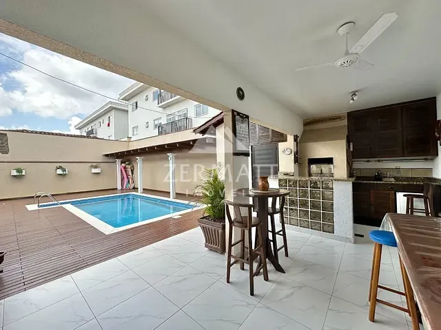 Casa com 450m² 3 quartos e 3 banheiros, à venda, no bairro Salto do Norte em Blumenau