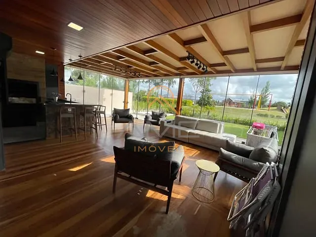 Casa com 262m² 3 quartos e 3 banheiros, à venda, no bairro Laranjal em Pelotas