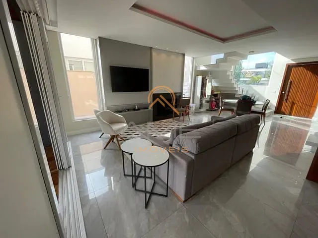 Casa com 262m² 3 quartos e 3 banheiros, à venda, no bairro Laranjal em Pelotas