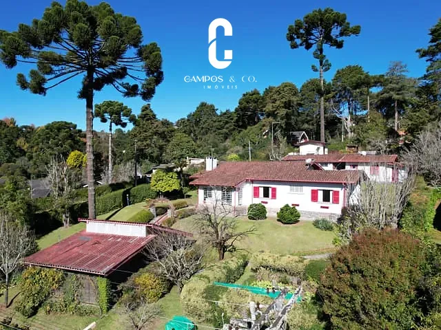 Casa com 1274m² 4 quartos e 3 banheiros, à venda, no bairro Vila Capivari em Campos do Jordão