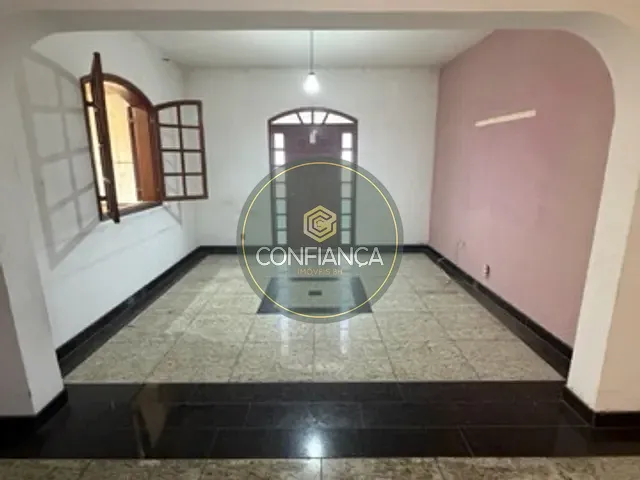 Casa com 180m² 3 quartos e 3 banheiros, à venda ou para alugar, no bairro Jardim Vitória em Belo Horizonte