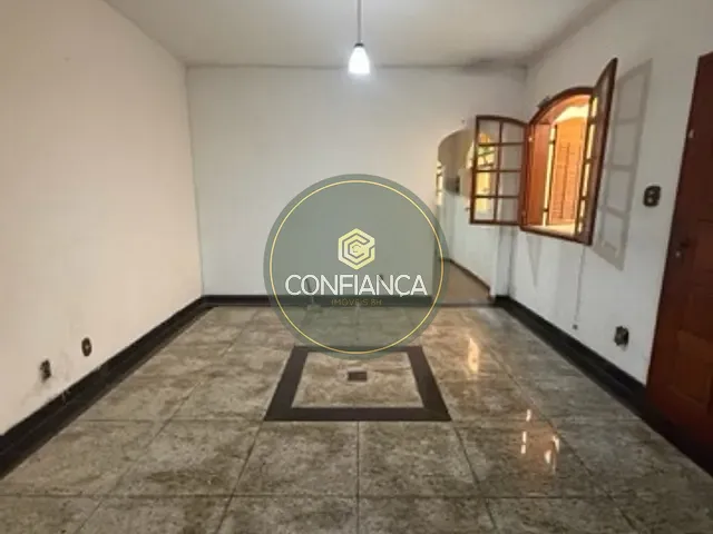 Casa com 180m² 3 quartos e 3 banheiros, à venda ou para alugar, no bairro Jardim Vitória em Belo Horizonte
