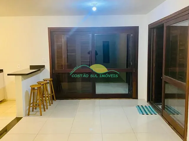 Casa com 438m² 3 quartos e 3 banheiros, à venda, no bairro Campeche em Florianópolis
