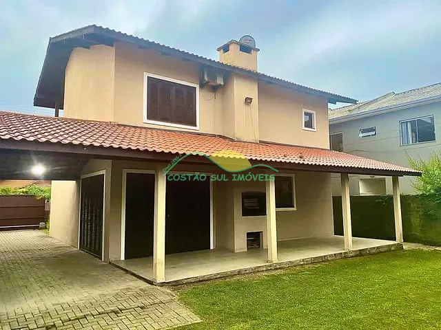 Casa com 438m² 3 quartos e 3 banheiros, à venda, no bairro Campeche em Florianópolis