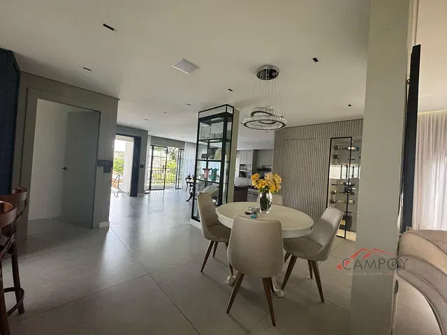 Casa com 547m² 3 quartos e 4 banheiros, à venda, no bairro Vila Brasil em Apucarana