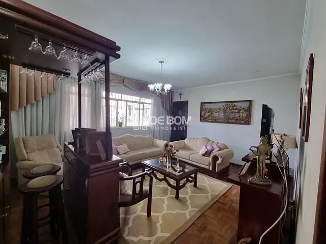 Casa com 656m² 4 quartos e 5 banheiros, à venda, no bairro Jardim Quisisana em Poços de Caldas