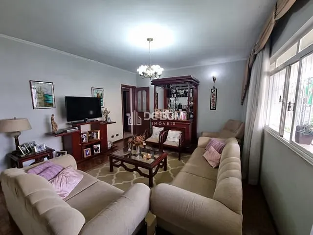 Casa com 656m² 4 quartos e 5 banheiros, à venda, no bairro Jardim Quisisana em Poços de Caldas