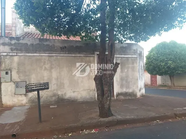 Casa com 180m² 3 quartos e 1 banheiro, à venda, no bairro Lourdes em Uberaba