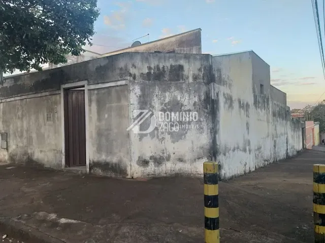 Casa com 180m² 3 quartos e 1 banheiro, à venda, no bairro Lourdes em Uberaba