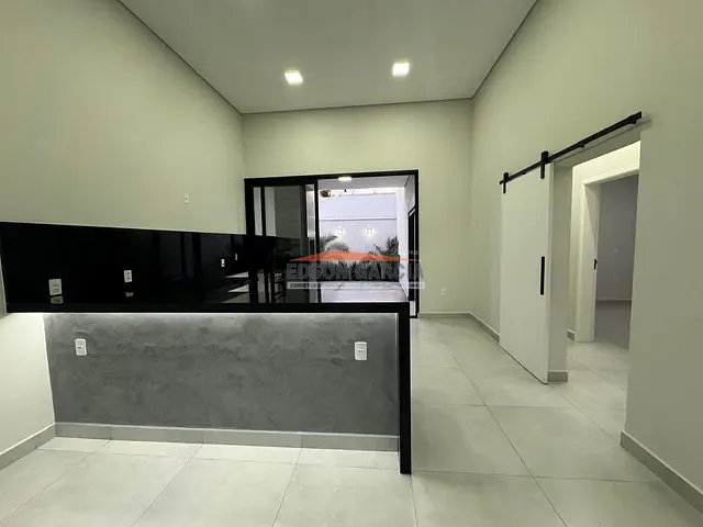 Casa com 200m² 3 quartos e 2 banheiros, à venda, no bairro Jardim Novo Horizonte em Sorocaba