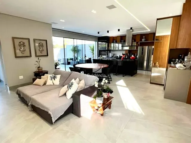 Casa com 390m² 4 quartos e 6 banheiros, à venda, no bairro Residencial Bellevie em Cambé
