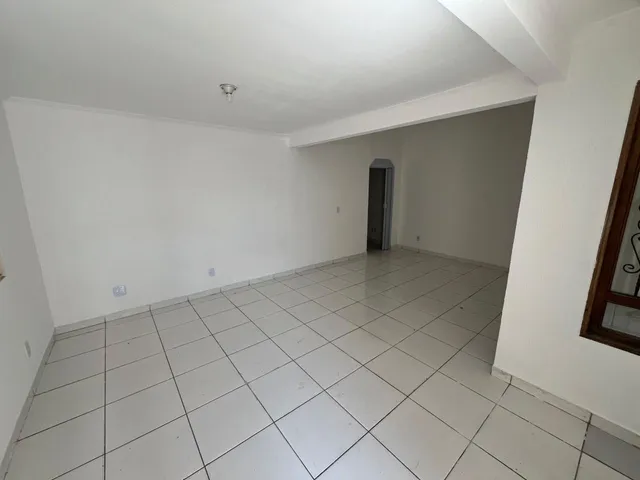 Casa com 100m² 3 quartos e 2 banheiros, para alugar, no bairro Cidade Satélite São Luiz em Aparecida de Goiânia